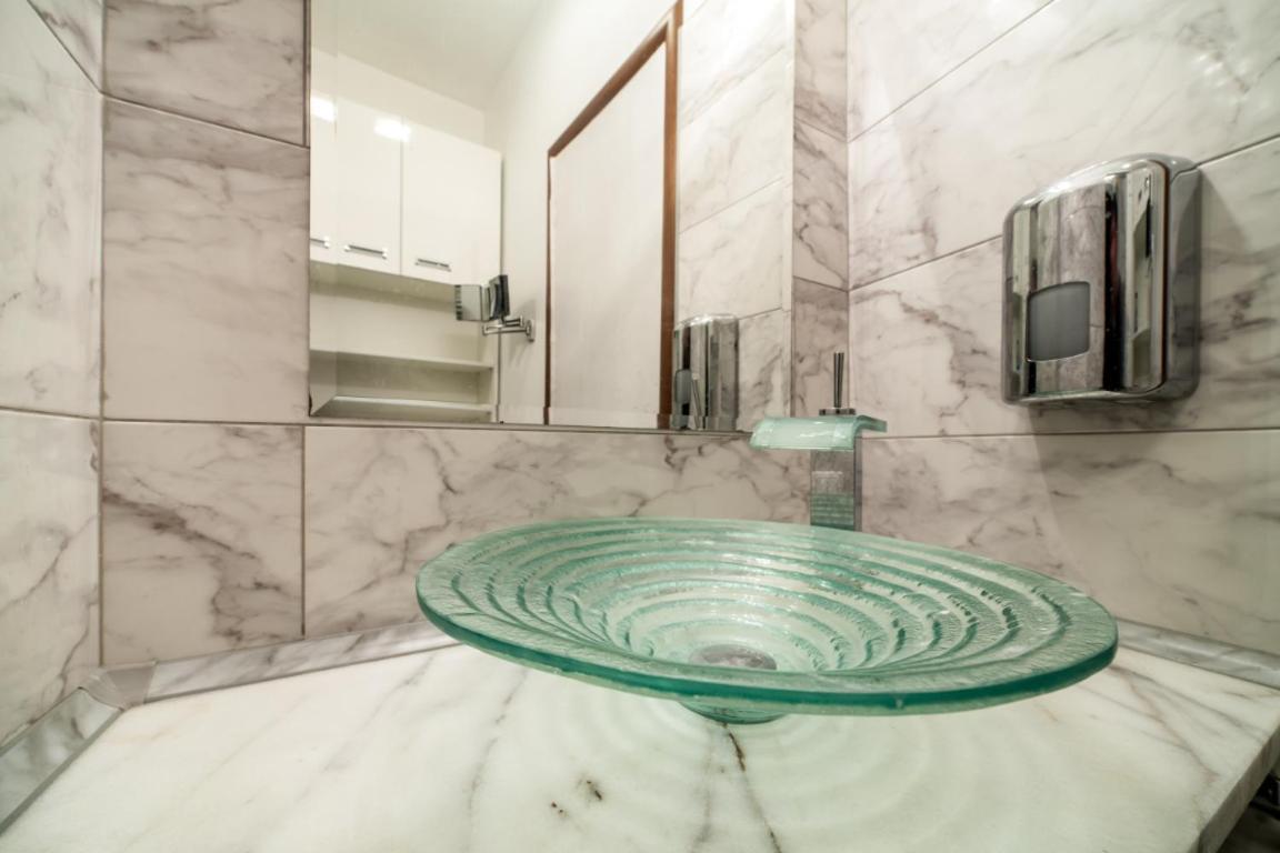 Sova Apartment Lviv Сenter Сity Esterno foto
