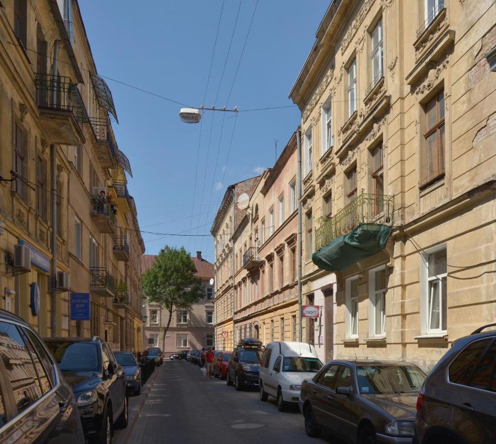Sova Apartment Lviv Сenter Сity Esterno foto