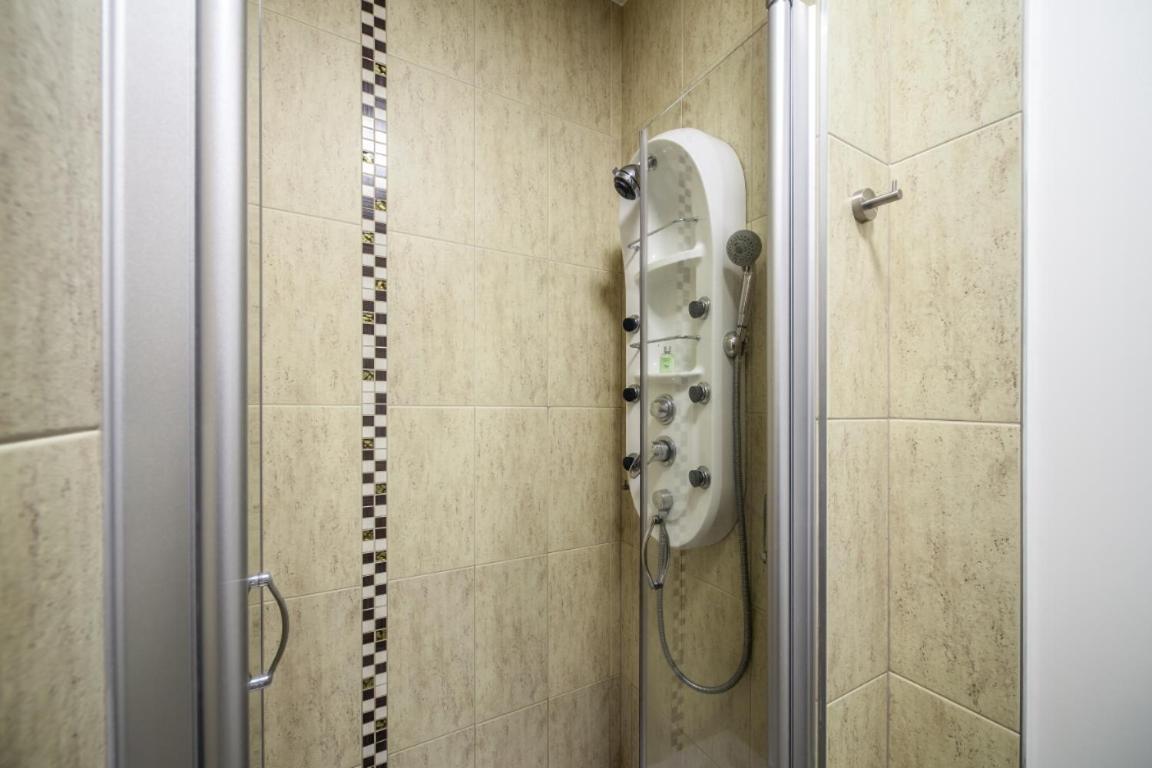 Sova Apartment Lviv Сenter Сity Esterno foto